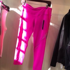 Sporty hot pink Capri leggings